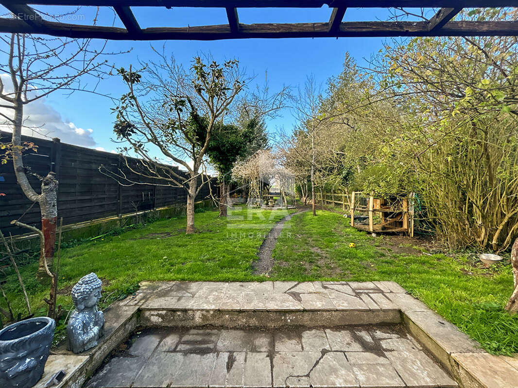 Maison à SAINT-ESCOBILLE