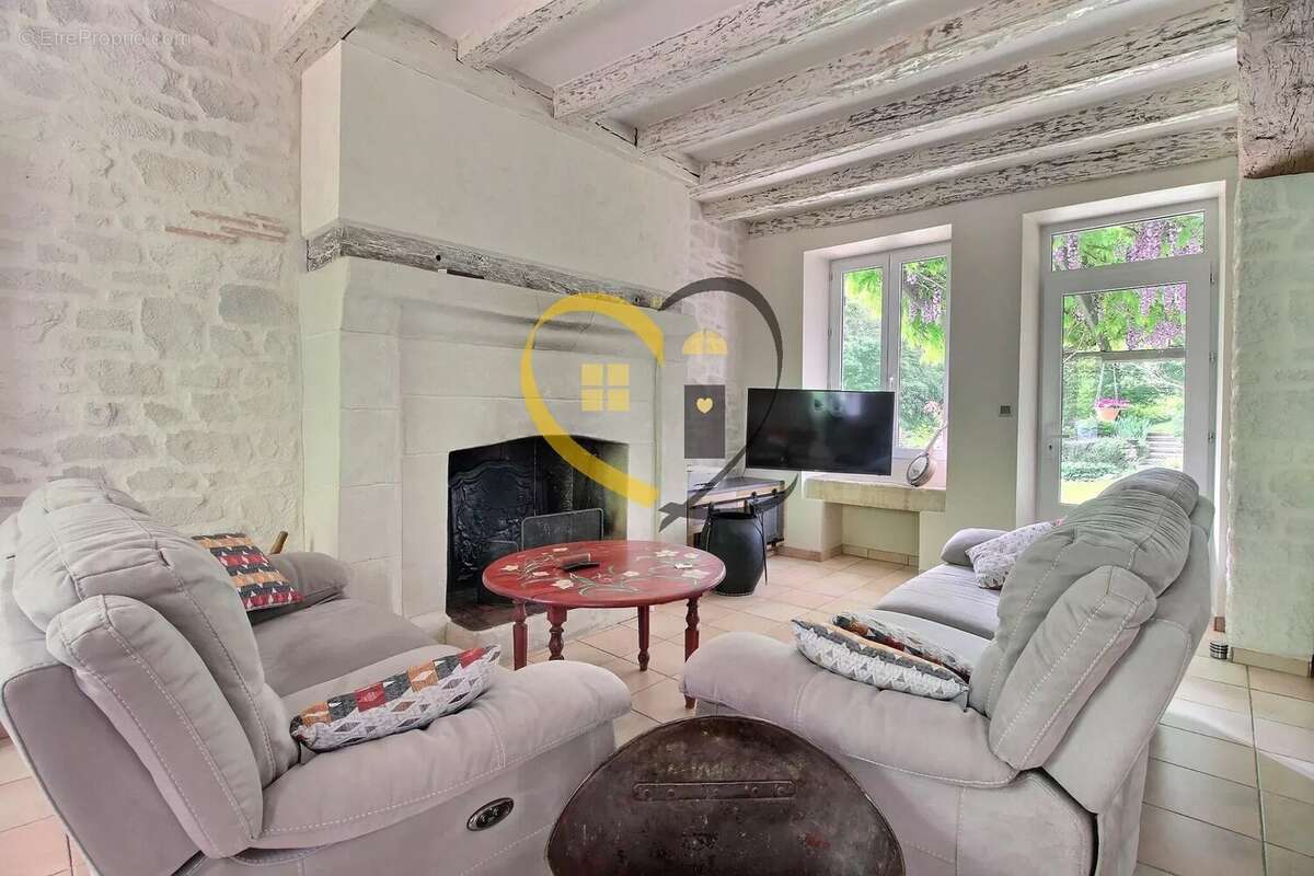 Maison à SAINT-DENIS-DE-PALIN