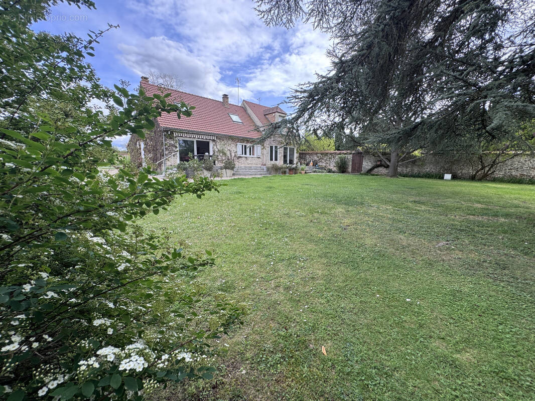 Maison à SAINT-SAUVEUR-SUR-ECOLE