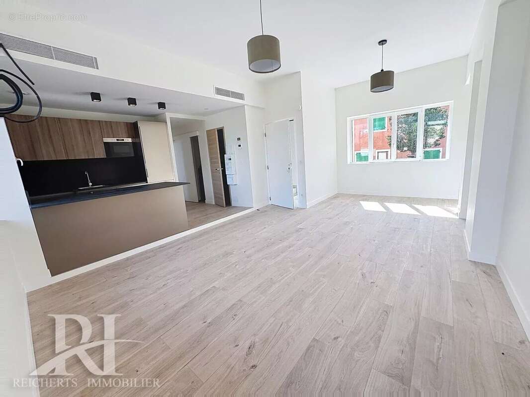 Appartement à MANDELIEU-LA-NAPOULE