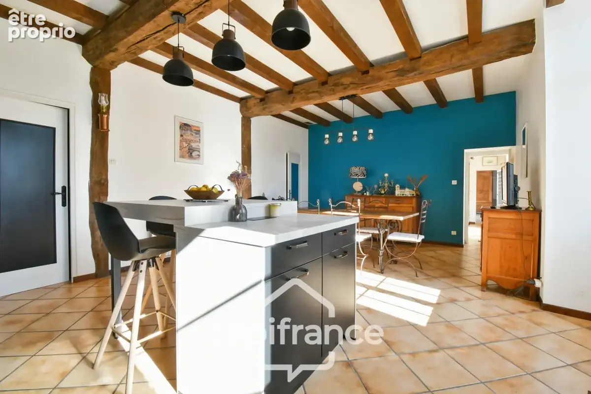 Maison de caractère avec 4 chambres - 6pièces - 268 m² habitables - piscine - jardin et dépendances à BIGNAY - photo 4