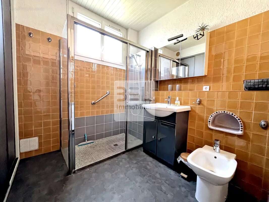 Maison à BAGNOLS-SUR-CEZE