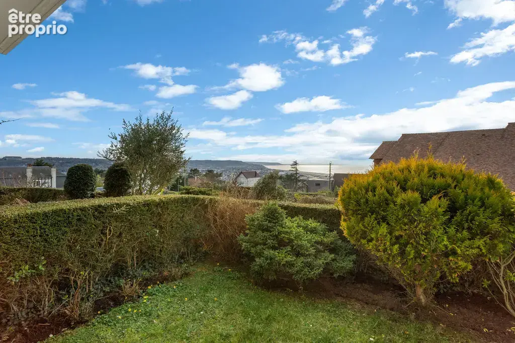 Exclusivité - Trouville-sur-Mer - Appartement vue mer de 60m2 avec jardin - photo 2