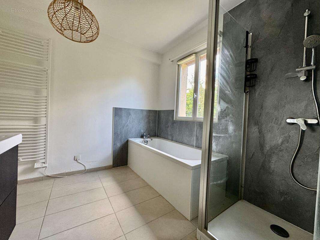 Très belle  Longère  de 129m2 , 3 chambres , grand jardin  GLISY (10mn d'Amiens ) - photo 7