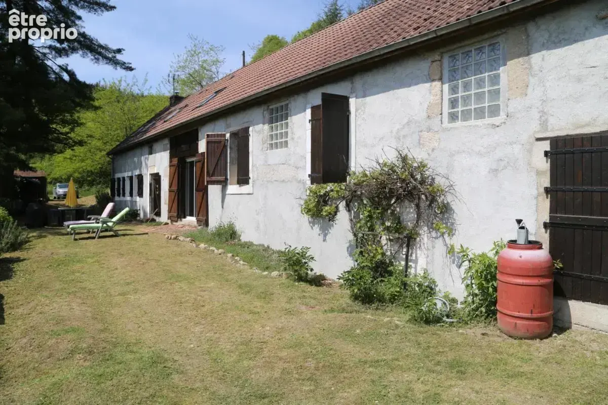 Propriété avec vue dégagée isolée au milieu de ses bois - photo 14