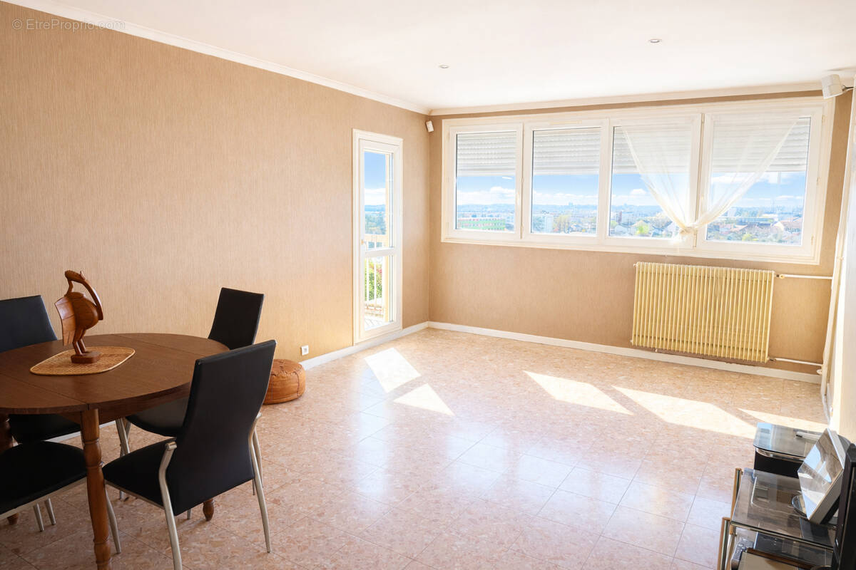 Appartement à NEUILLY-SUR-MARNE
