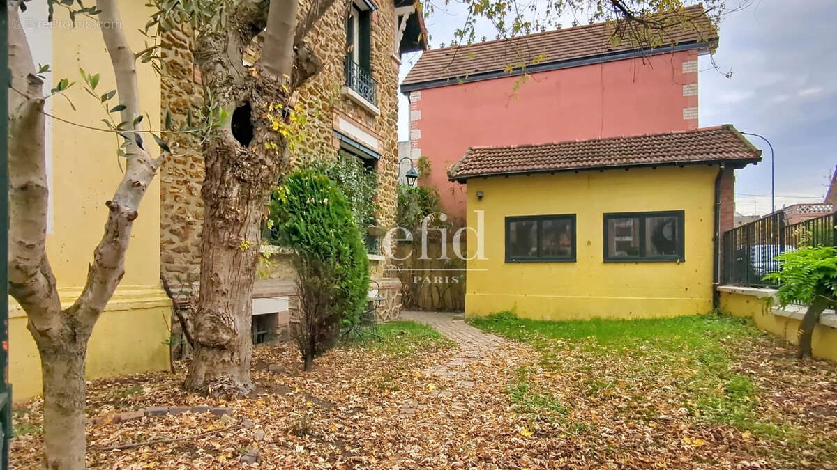 Maison à SARTROUVILLE