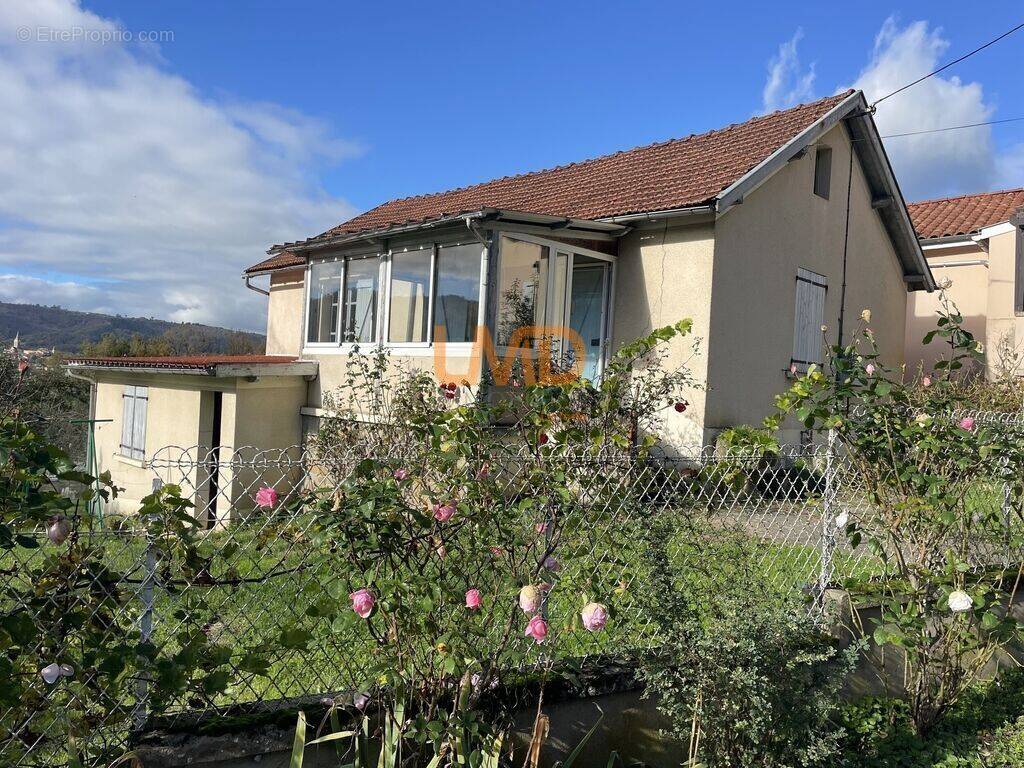 Maison à DECAZEVILLE