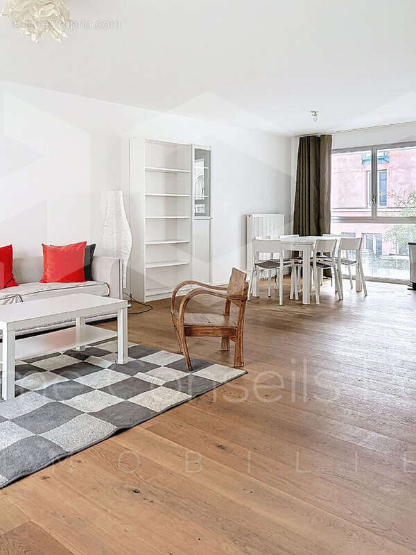 Appartement à PARIS-14E