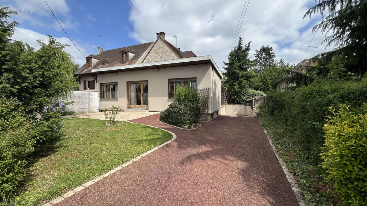 Maison à VILLIERS-SAINT-FREDERIC