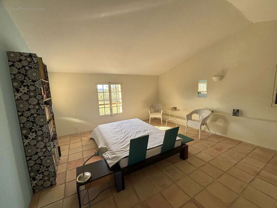 Maison à CHATEAUDOUBLE