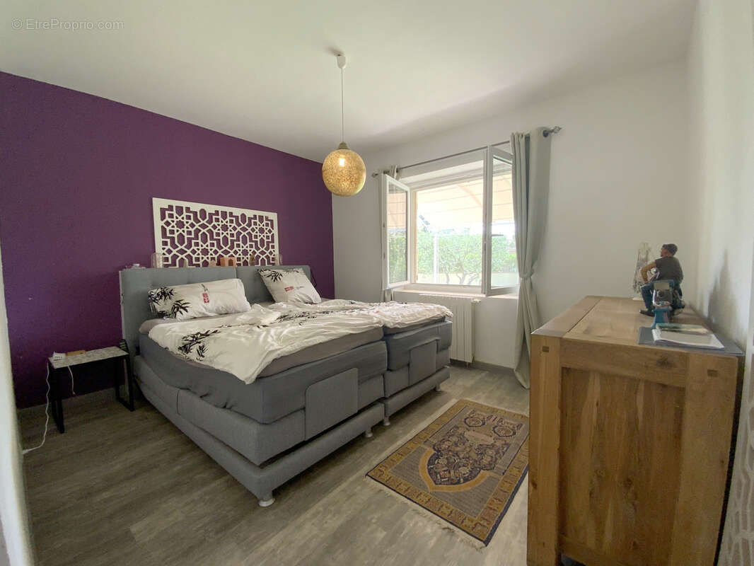Villa plain pied sur 1000 m2 de terrain avec piscine. - photo 12