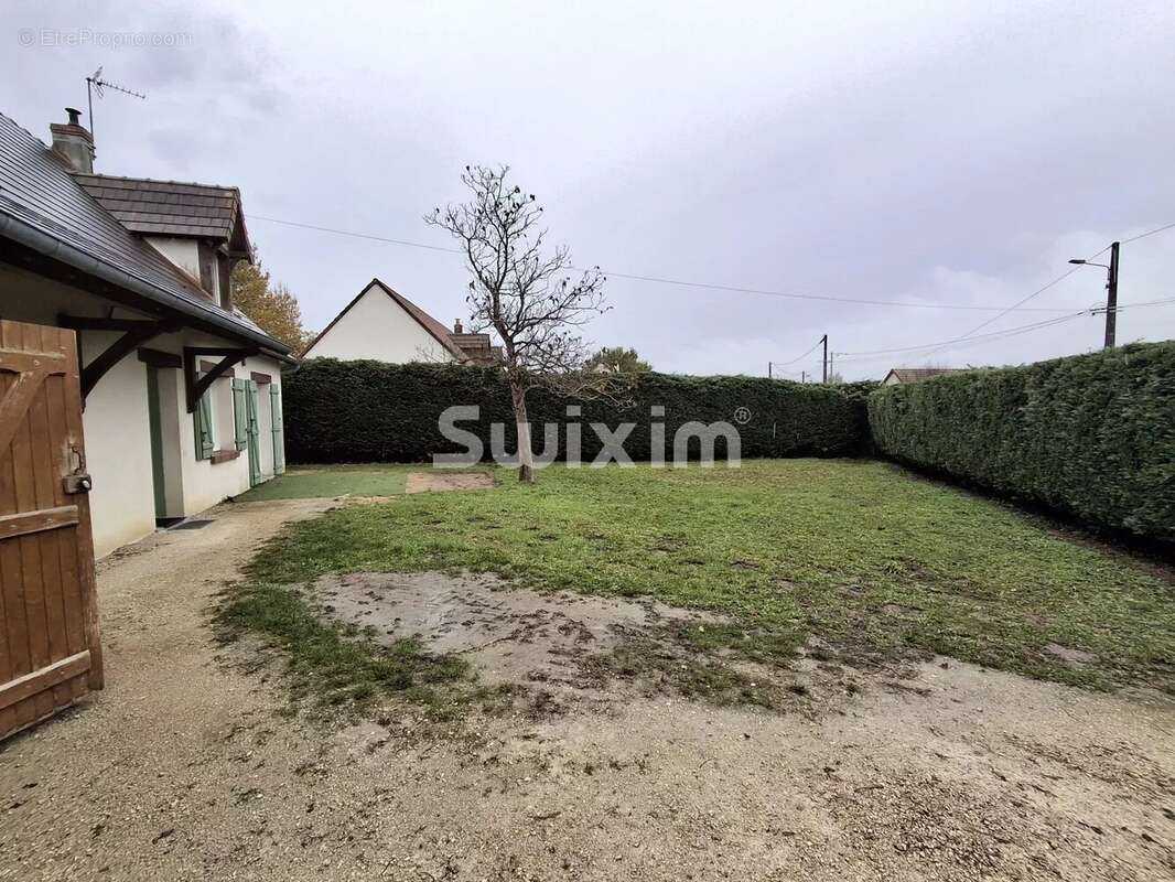 Maison à CANDE-SUR-BEUVRON