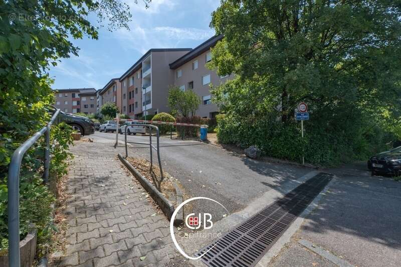 Appartement à vendre 2 pièces CRAN GEVRIER (74) - photo 5