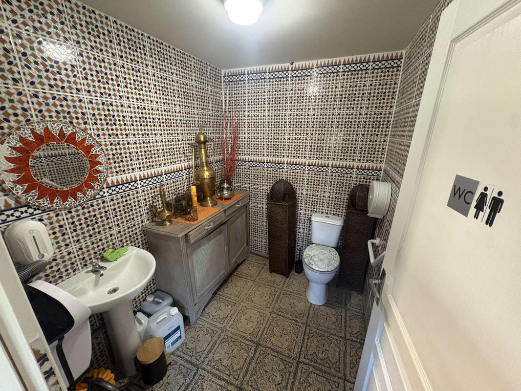 Commerce à MONTAIGU-DE-QUERCY