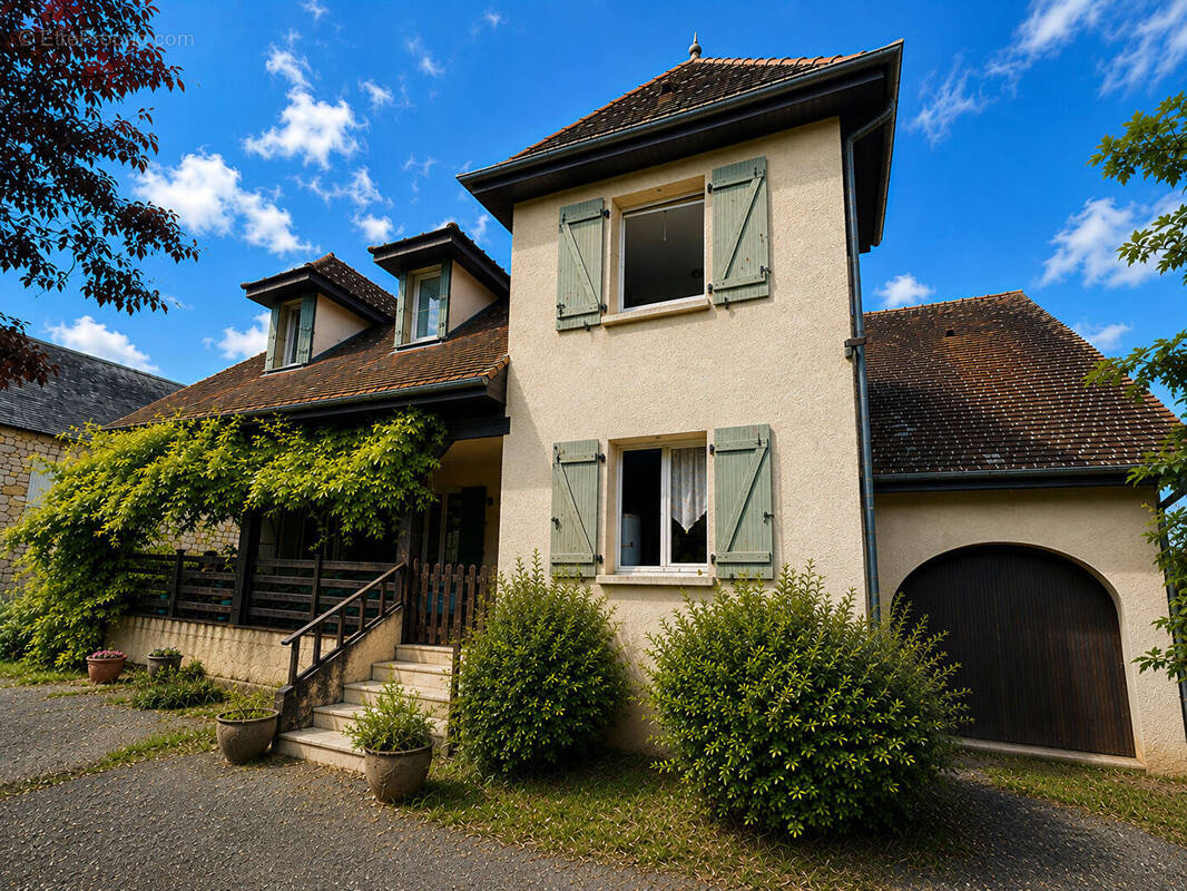 Maison à LES QUATRE-ROUTES-DU-LOT