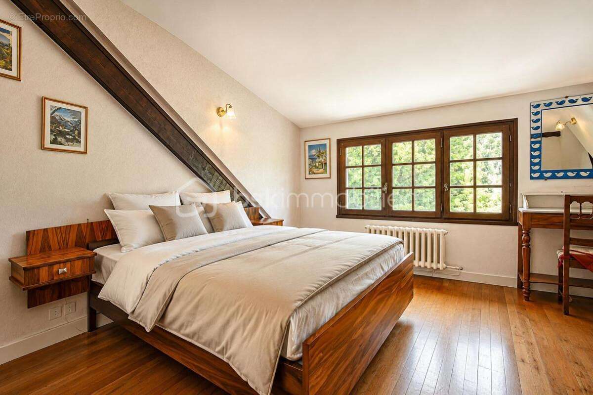 Maison lumineuse de 180m2 - Vue Montagnes - Calme et Jardin - photo 11