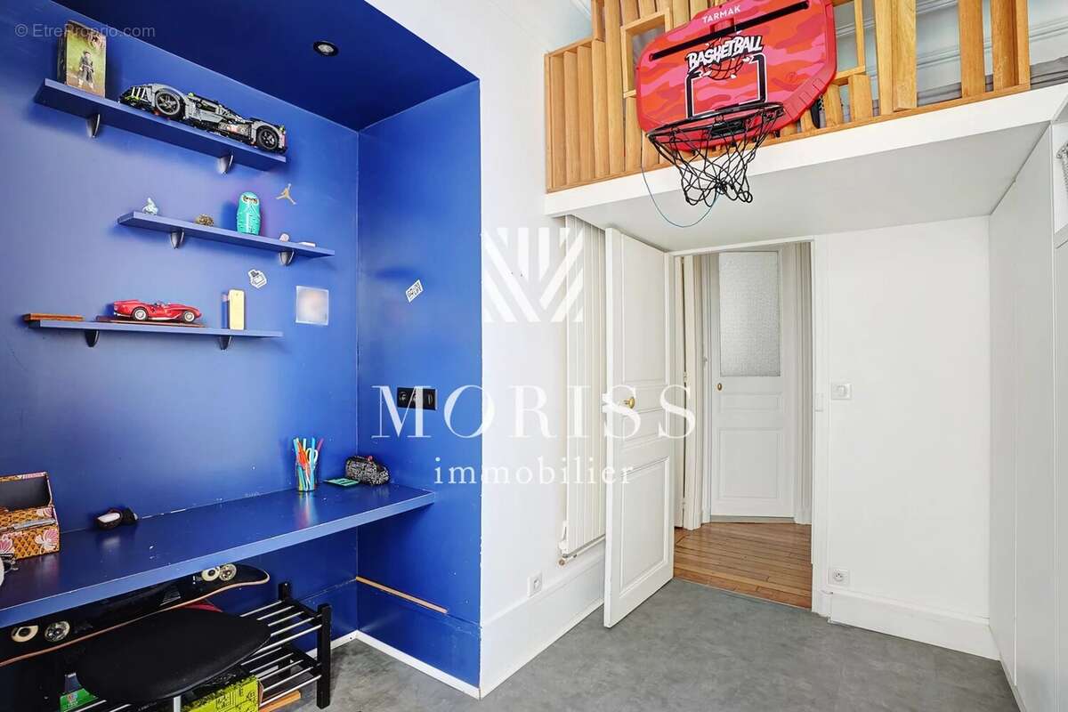 Appartement à PARIS-17E