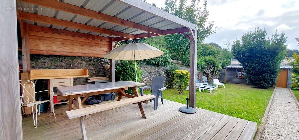 Maison à TREDREZ-LOCQUEMEAU