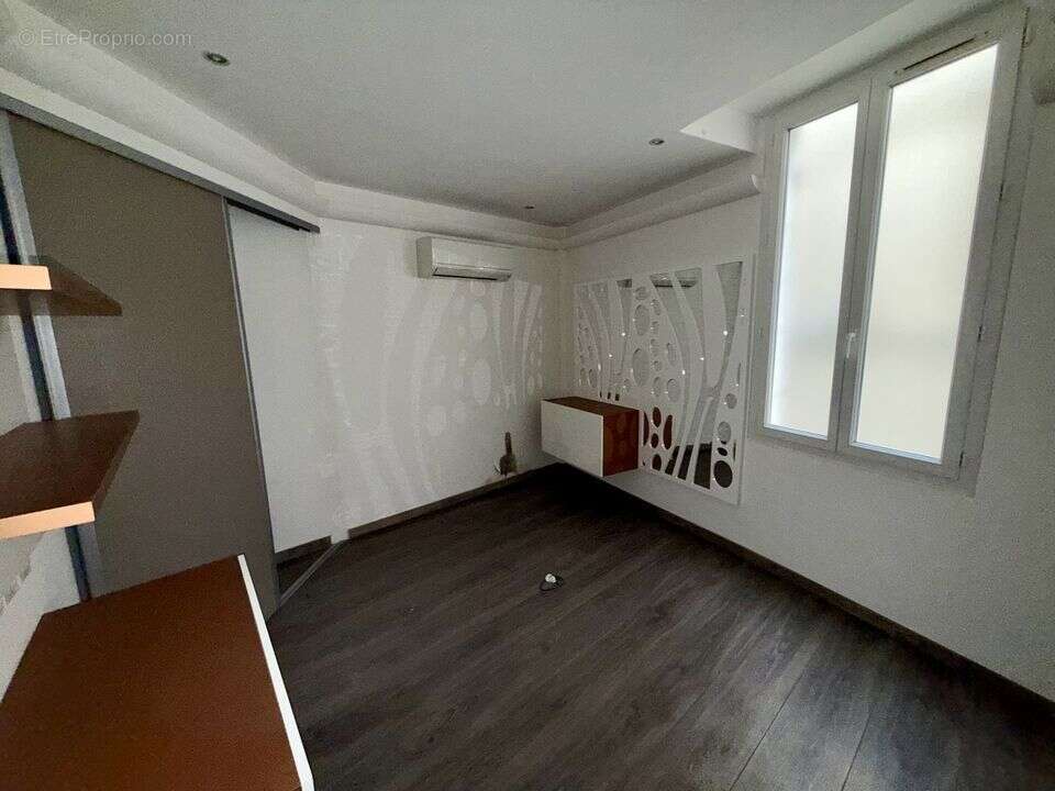 Istres immeuble T7 à vendre - 2 appartements - local - Appartement à ISTRES