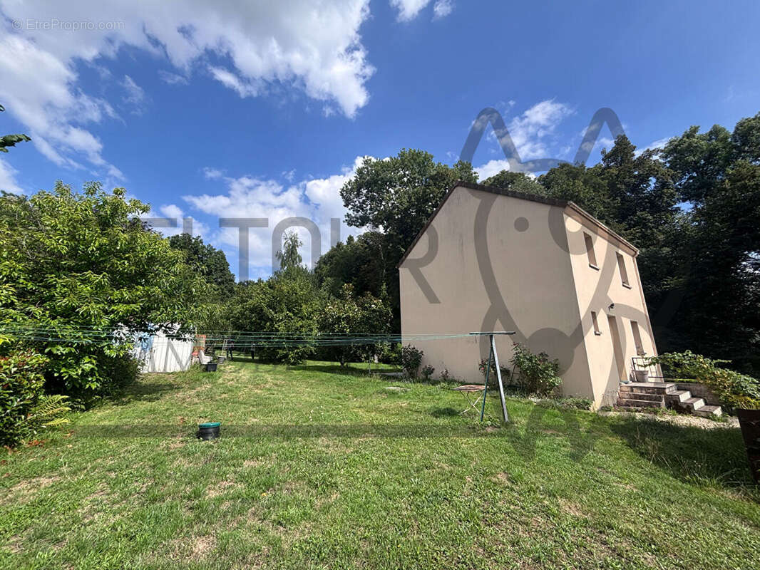 Maison à FAREMOUTIERS