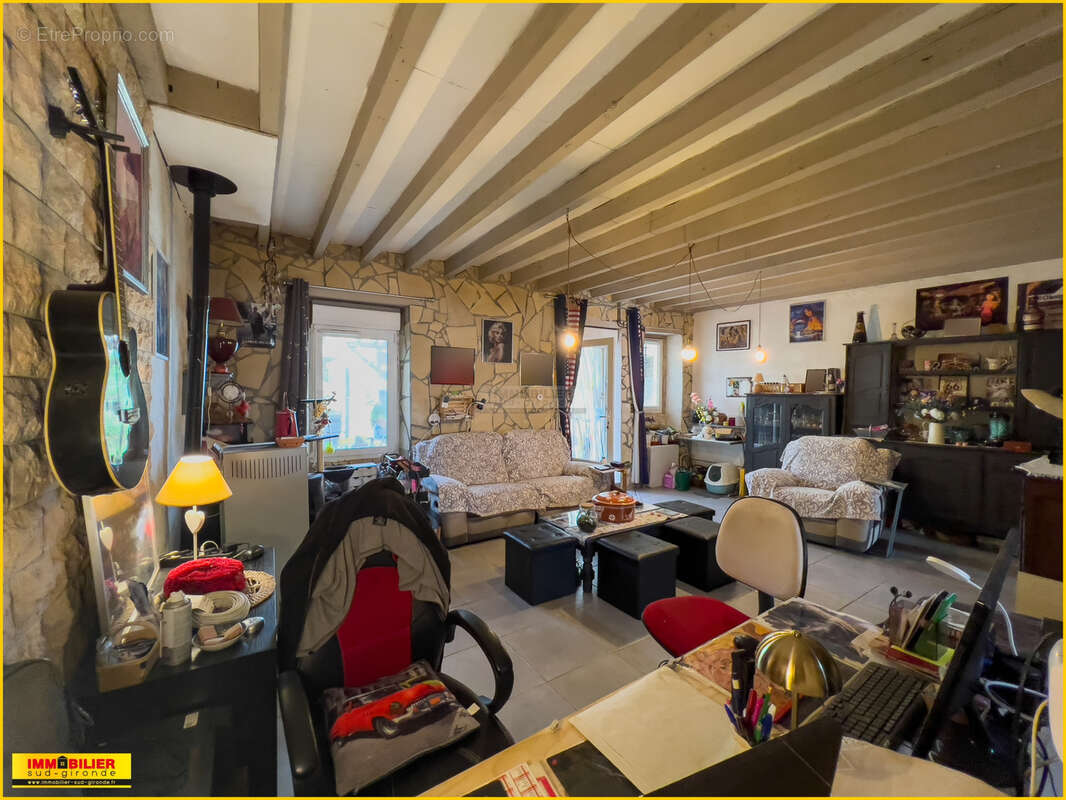 Autre à ILLATS