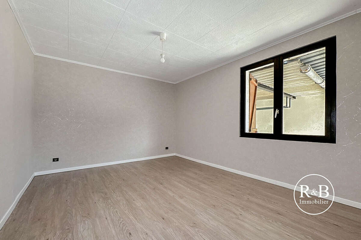 Maison à LES CLAYES-SOUS-BOIS