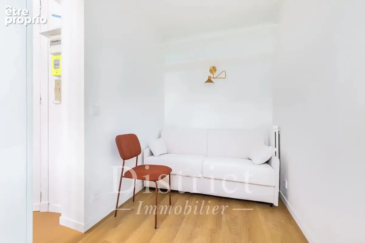 Plaine Monceau. Chambre de service meublée. Excellent état. Meublé. - photo 2