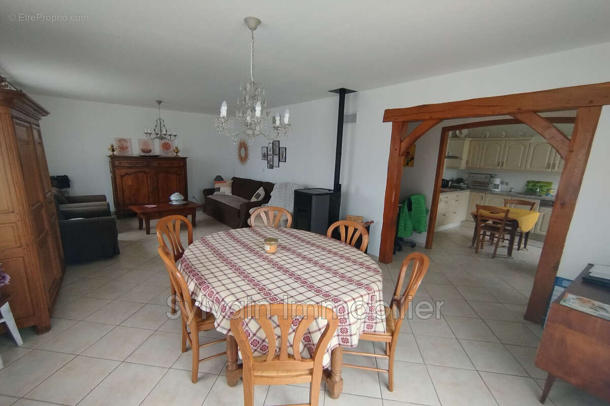 Maison à NEUFCHATEL-EN-BRAY