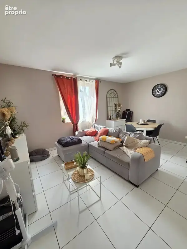 Appartement à SAINT-LAURENT-NOUAN