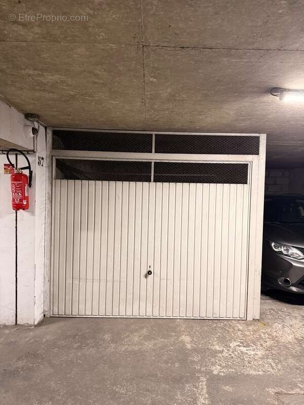 Parking à PARIS-19E