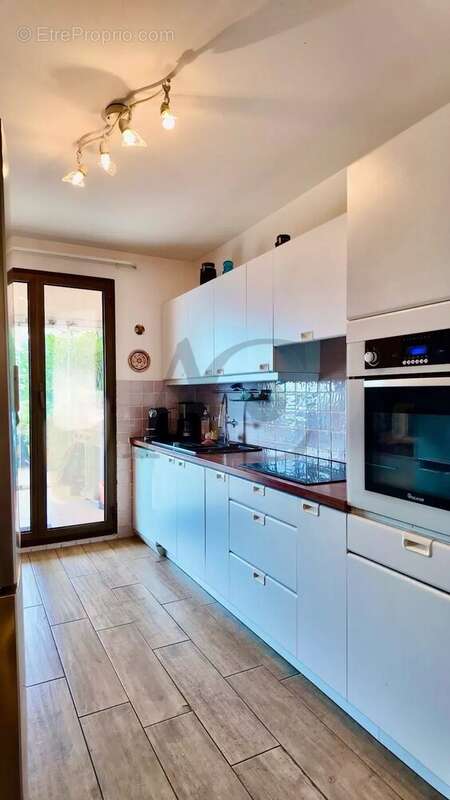 Appartement à VILLENEUVE-LOUBET