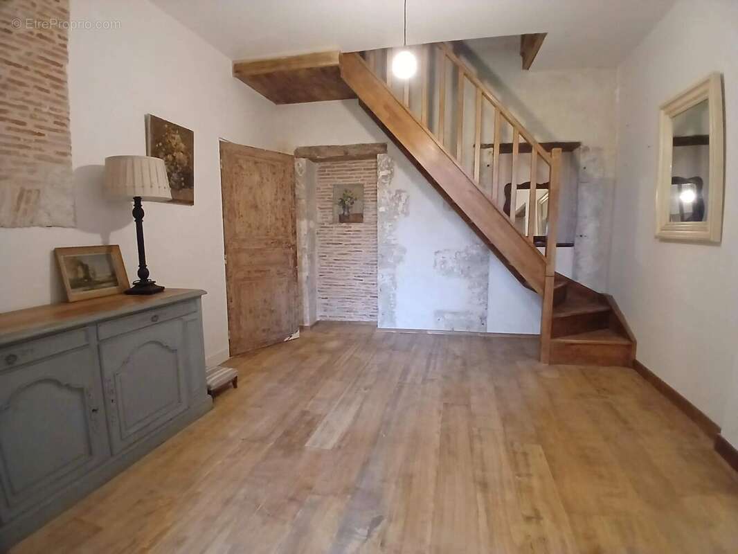 Maison à AUBETERRE-SUR-DRONNE