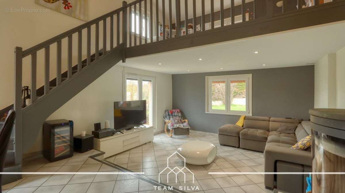 Maison à SAINT-QUENTIN-FALLAVIER