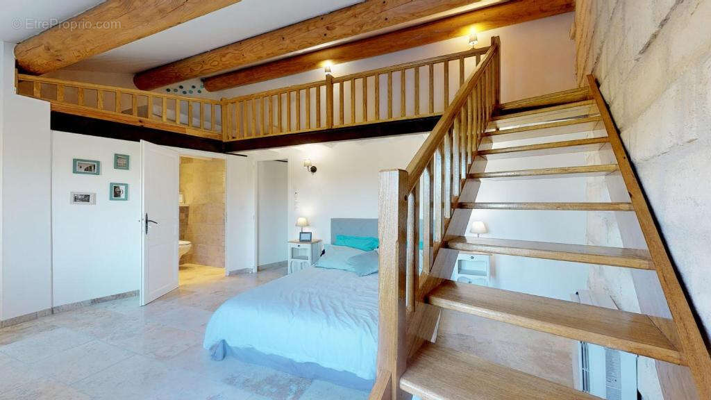 Appartement à SAINT-PIERRE-DE-MEZOARGUES