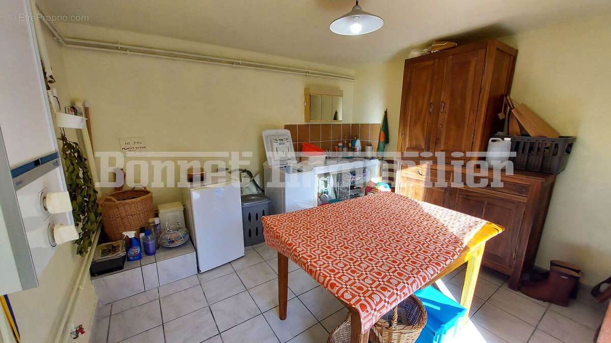 Maison à SAINT-FERREOL-TRENTE-PAS