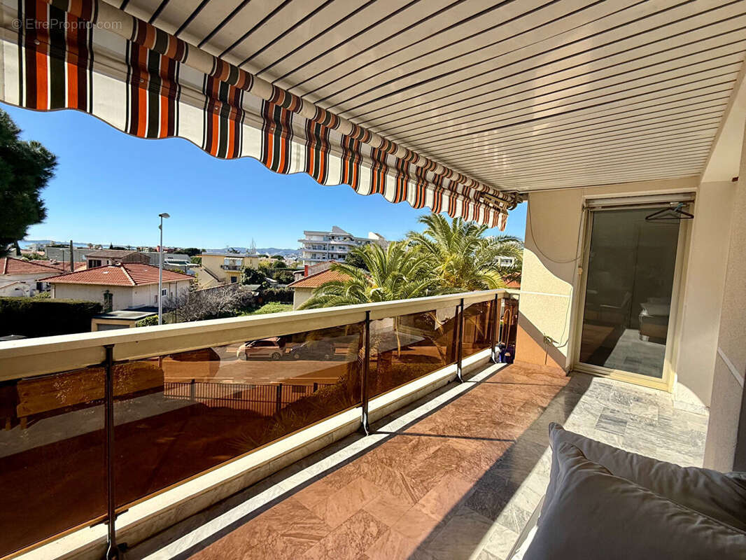 Appartement à SAINT-LAURENT-DU-VAR