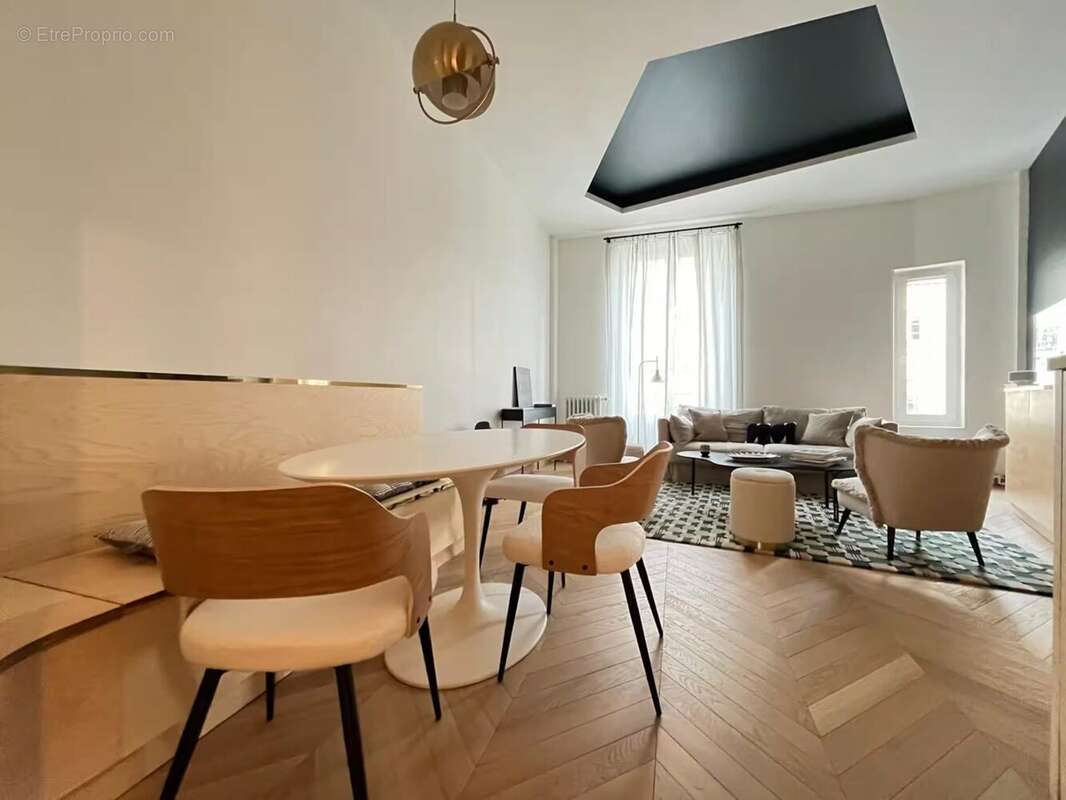 Appartement 97 m² à Paris-2e  - photo 2