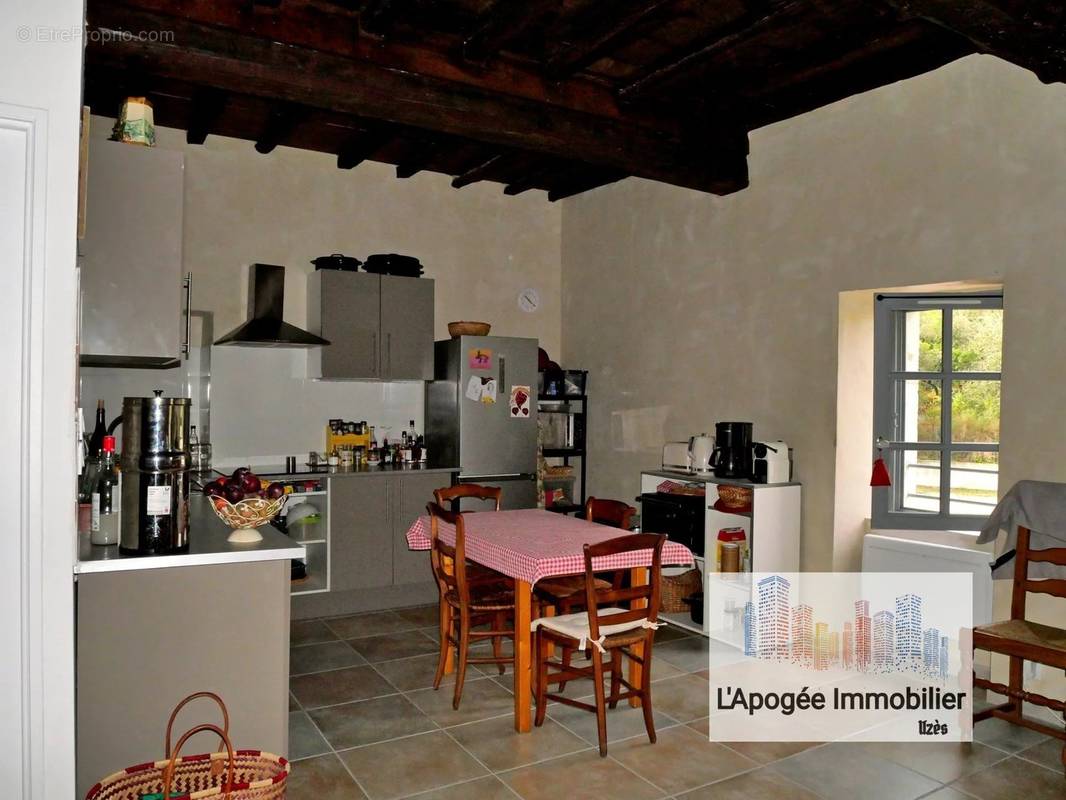 Appartement à LUSSAN