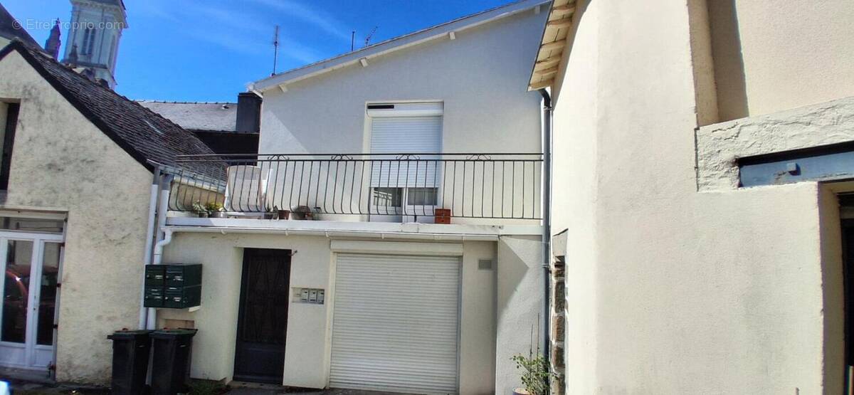 Appartement à SAINT-ETIENNE-DE-MONTLUC