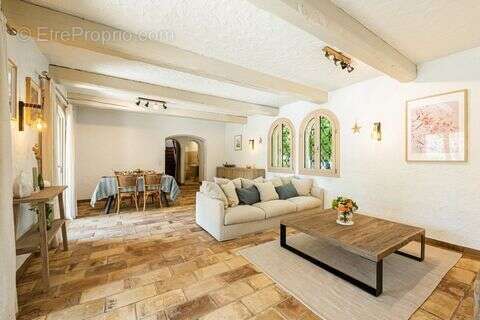Maison 150 m² à Mougins  - photo 3