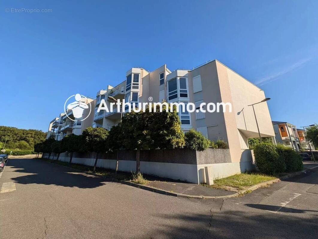 Appartement à SAVIGNY-LE-TEMPLE