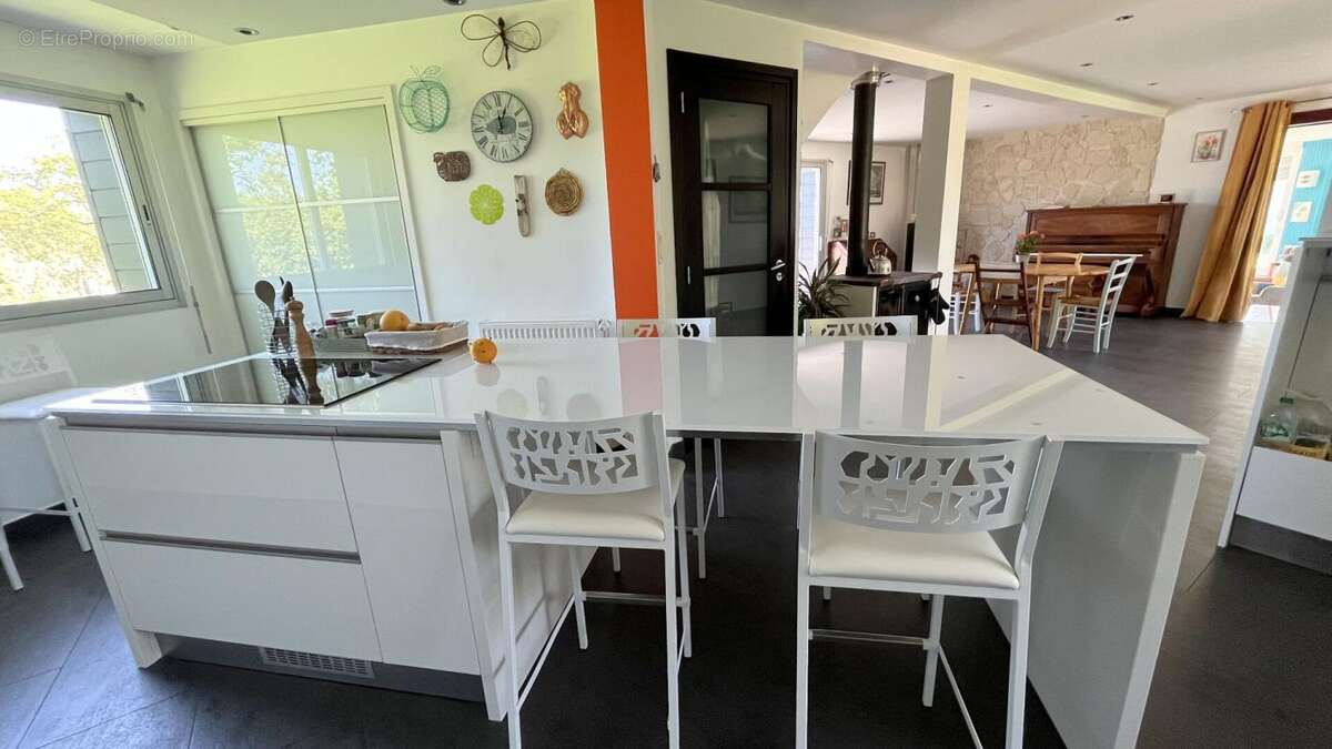 Maison à LA TURBALLE