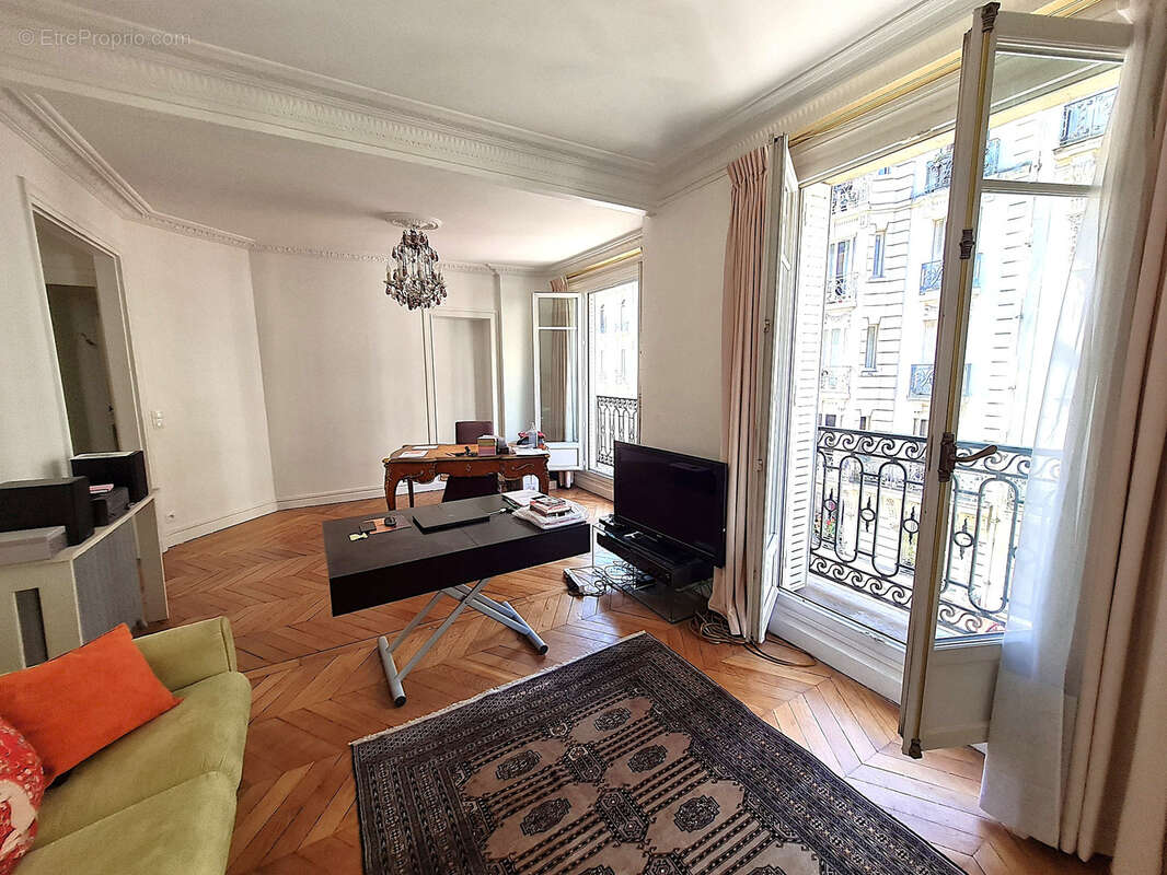 Appartement à PARIS-15E