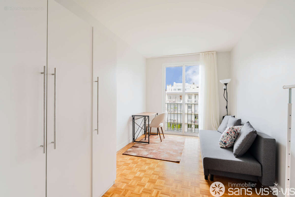 Appartement à NEUILLY-SUR-SEINE
