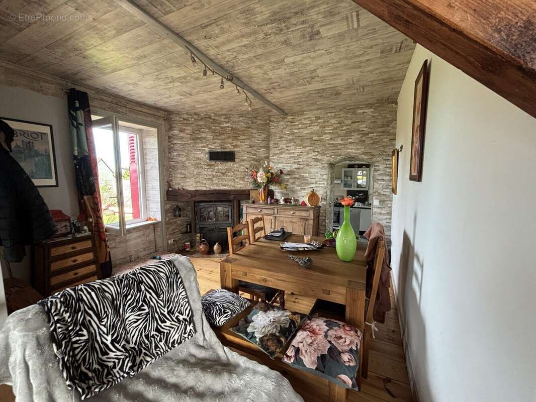 Salle à manger - Maison à LANOBRE