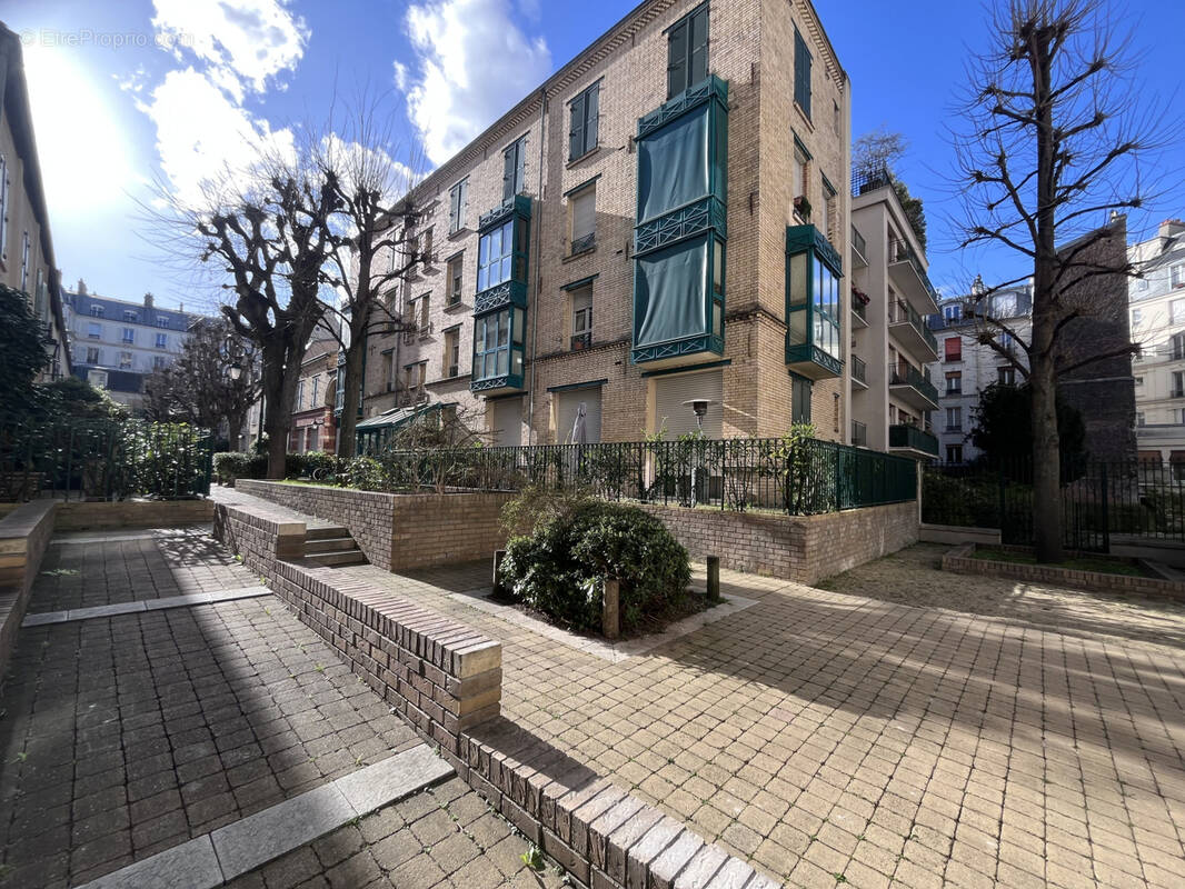 Appartement à PARIS-17E