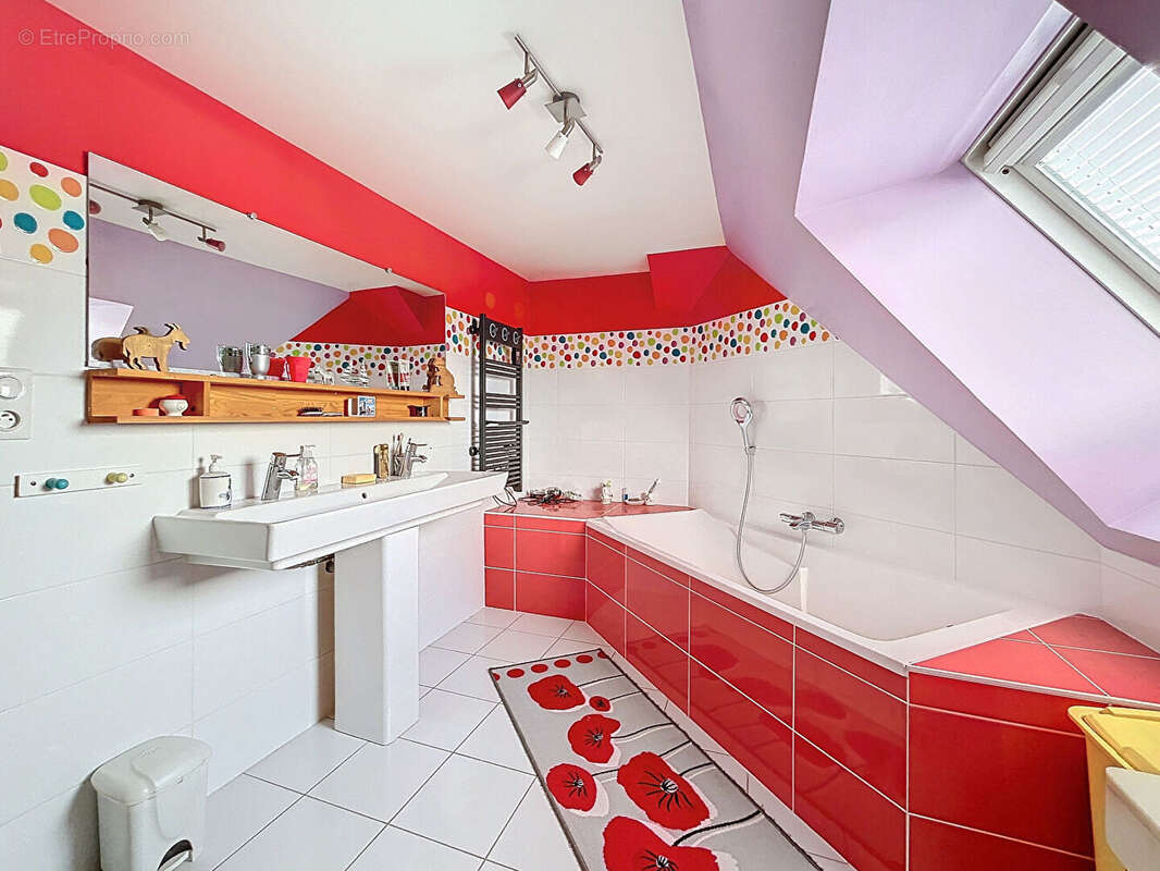 Maison à DONVILLE-LES-BAINS