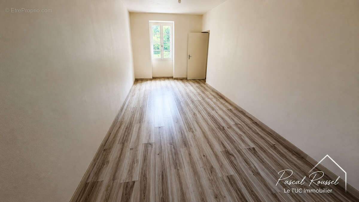 LONGERE DE CARACTERE-270 m2-3,5 hectares de bois-Dépendances - photo 7