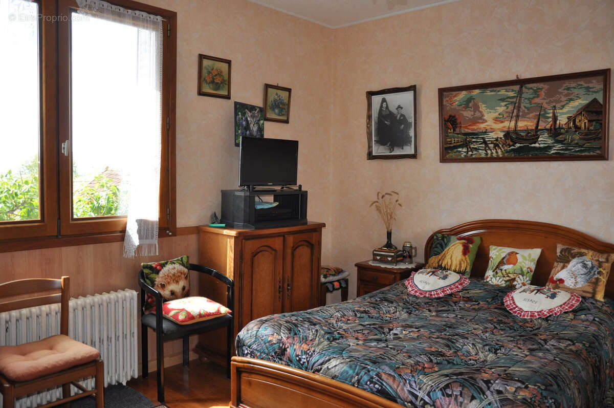 VENTE EN VIAGER OCCUPE, Beau pavillon de 1966, avec 4 chambres, grand jardin paysager et vues superbes... - photo 21